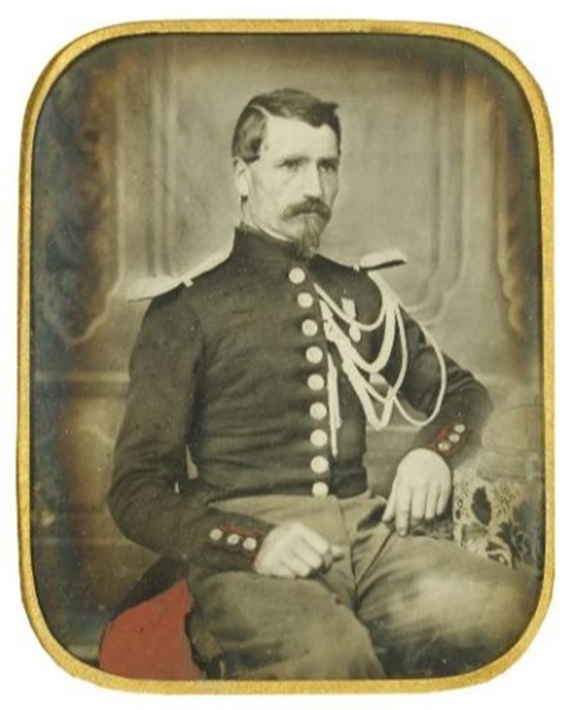  Collection d'Ambrotypes et Daguerr&eacute;otypes de Gendarmes entre 1840 et 1870. Photos sur plaques de verres RARES. 