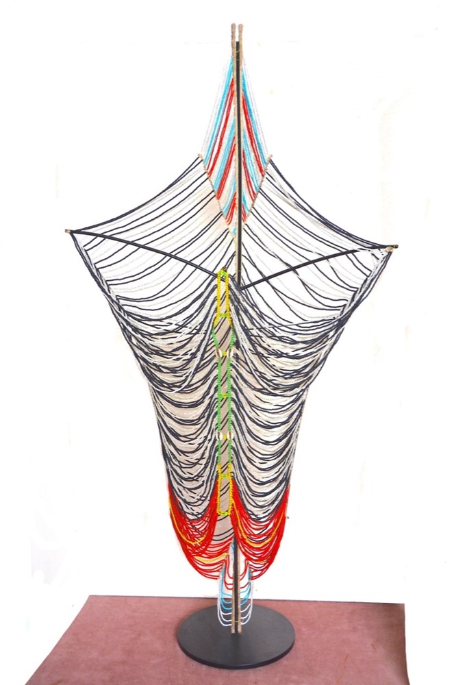 Parures ethnographiques.