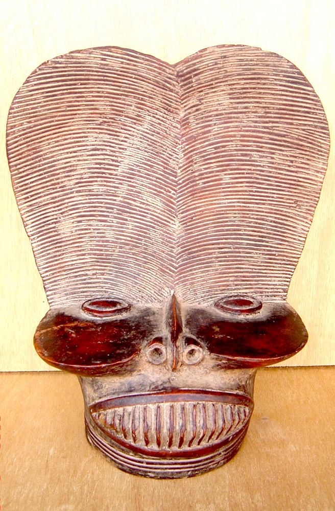 Terre-Cuite L'histoire de l’Afrique s’est écrite grâce à la terre cuite, les témoignages les plus anciens de la vie des populations africaines sont des objets céramiques. La terre cuite, du...
