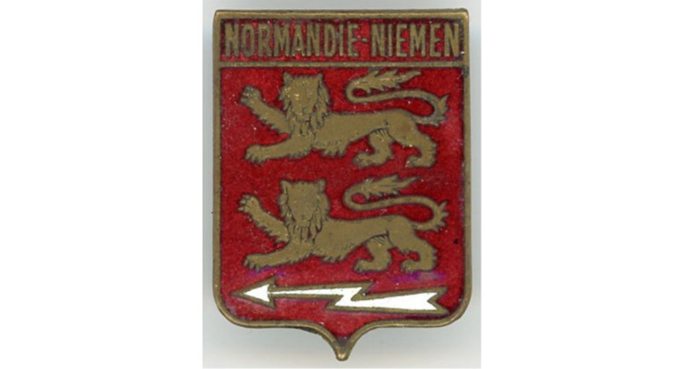  &nbsp; Insignes ,militaria ,patches et colifichets militaro-politiques diverses r&eacute;gions du monde. 