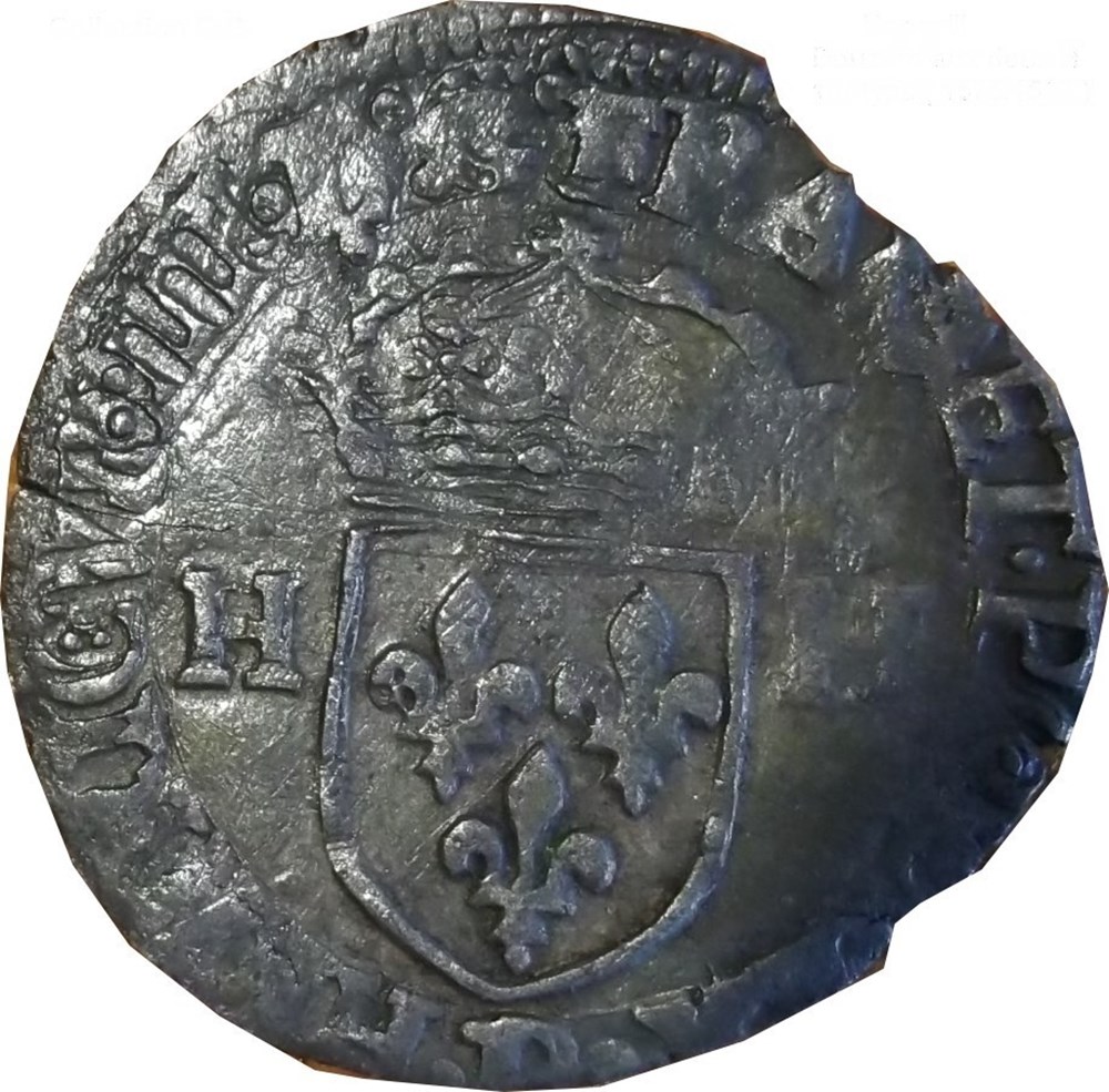 HENRY III Henri III, né le 19 septembre 1551 à Fontainebleau et mort assassiné le 2 août 1589 à Saint-Cloud, est roi de Pologne sous le nom d'Henri Iᵉʳ de 1573...