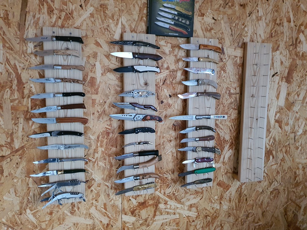  Petite collection de couteaux de poches, certains trouv&eacute;s lors de d&eacute;placement, d'autres par contact et internet ! 