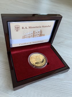 Official gifts / Cadeaux officiels
