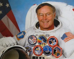 LES BADGES DU COSMOS