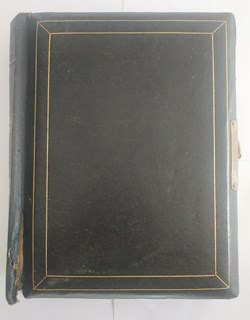 Album photo (B)