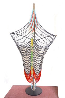 Parures ethnographiques.