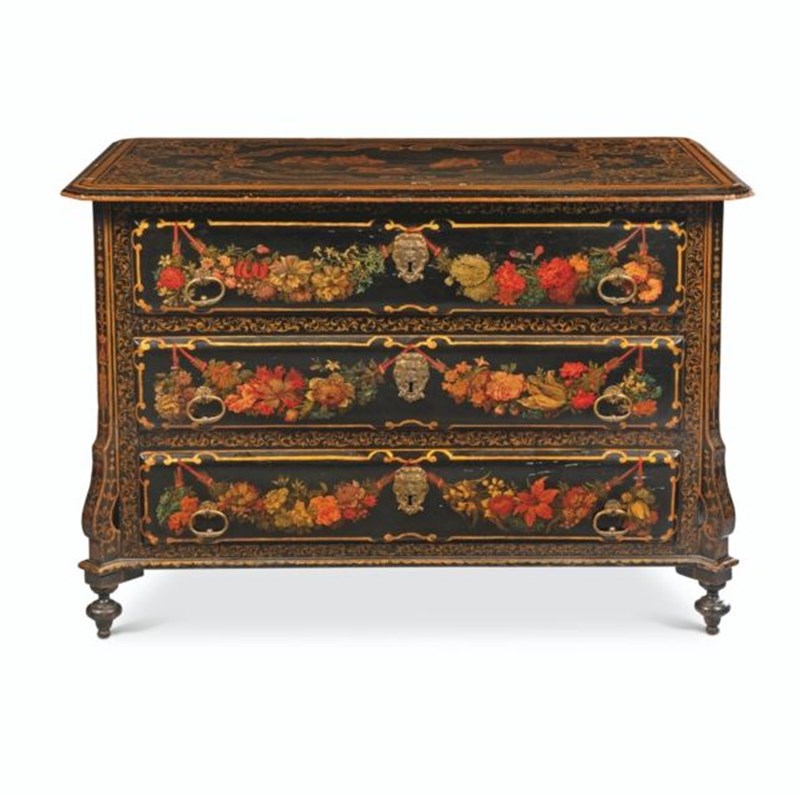 COMMODE LOUIS XIV EN LAITON DORÉ, POLYCHROME ET JAPANÉ DE NOIR ET DE DORÉ