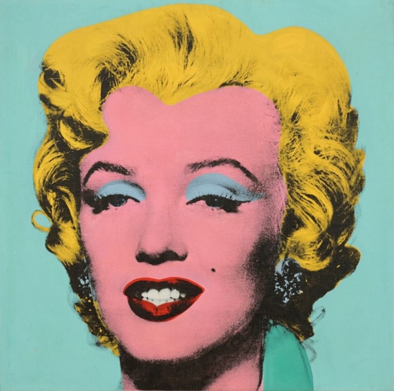 Le portrait de Marilyn Monroe par Andy Warhol devient le tableau du XXe siècle le plus cher du monde. "Shot Sage Blue Marilyn"